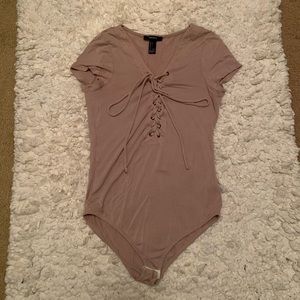 Forever 21 Women’s lace-up tie-up neutral tan beige short sleeve snap bodysuit L